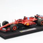 Korlátozott ajánlat Ferrari F1 SF-24 16 Austin GP győztes 2024 C. Leclerc vitrinnel Limitált